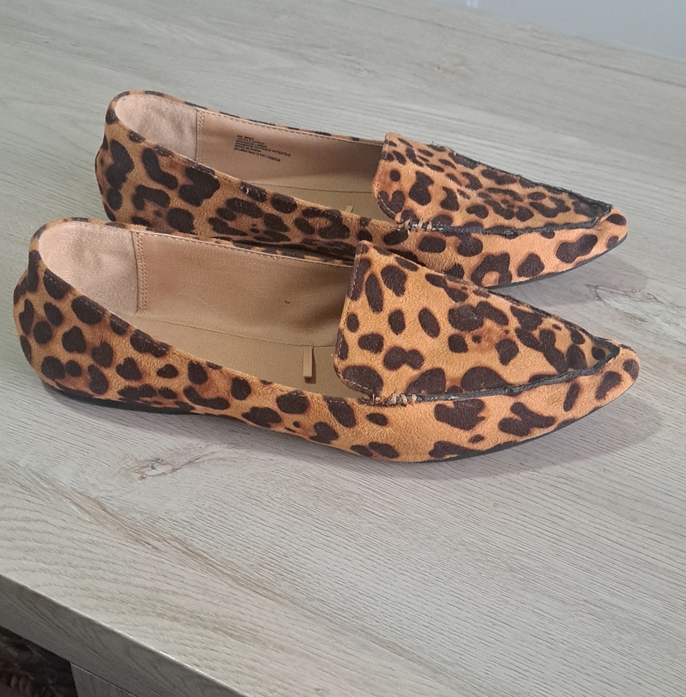 Flats with cheetah/camel pattern